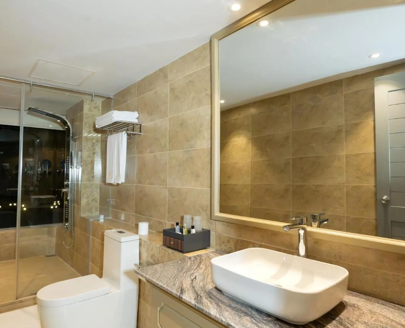 Grandeeza Hotel By Galison Negombo