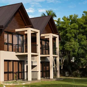 Woodgrove Hotel